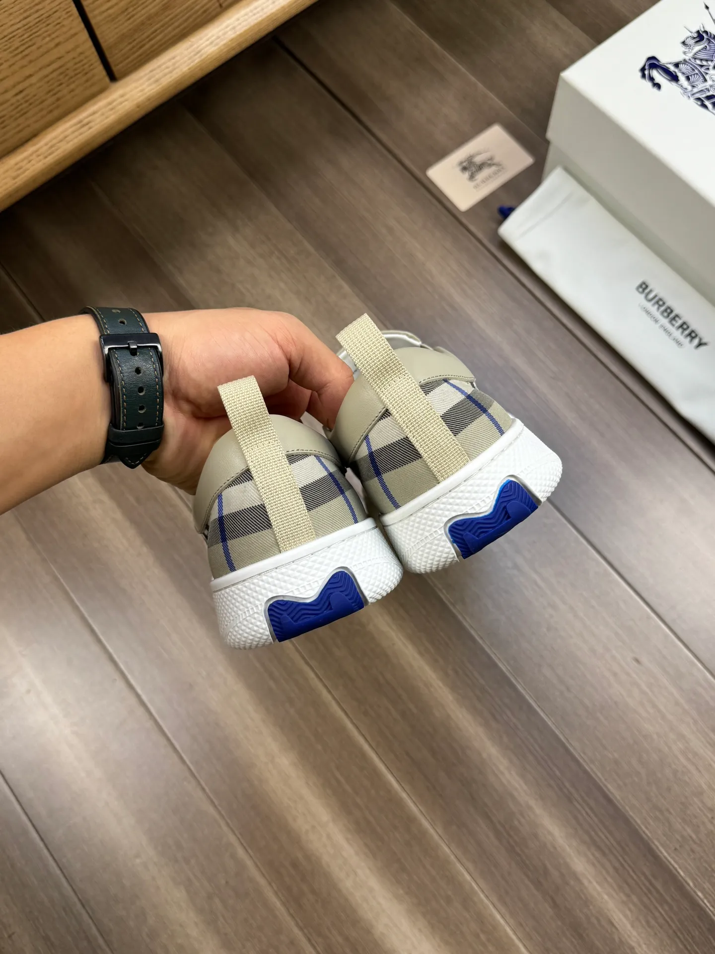 P380 [BURBERRY] Burberry - Upper: imported 🔝 brand totem cloth, heel brand webbing decoration - Inner: water-dyed cowhide - Outsole: ultra-light rubber; two-color molded outsole - Super high quality control, fine workmanship: highlighted (high-end, extravagance, grade) -Size: 38-44 (Male 45, can be customized)